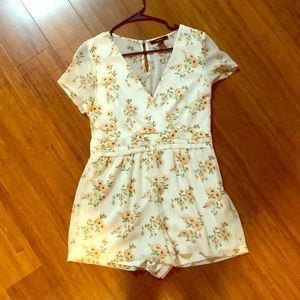 Size L floral forever 21 romper